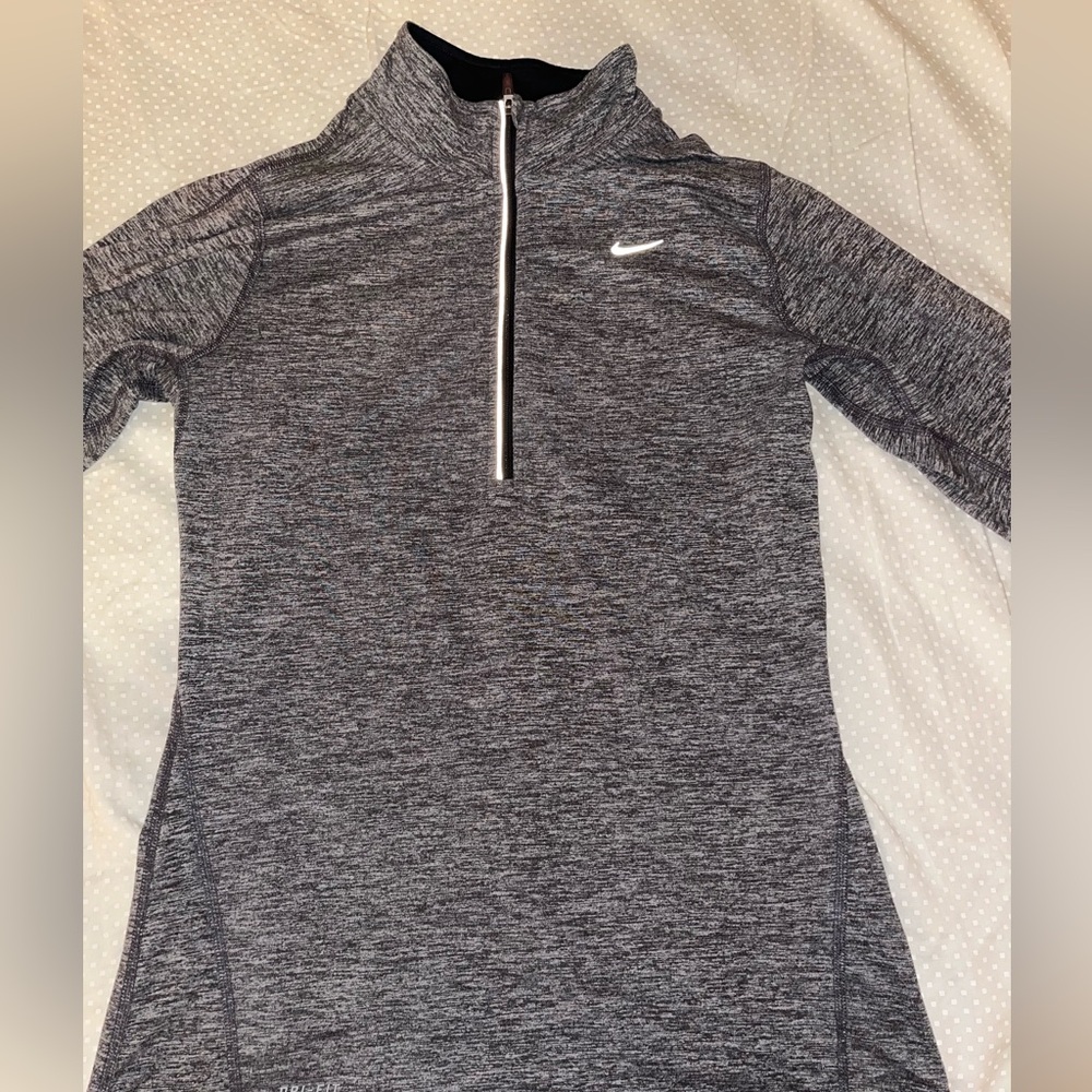 Nike dry fit half zip up (size: XS)